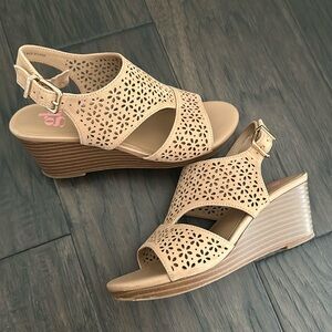 GB Girls' Mae Perforated Wedge Sandals